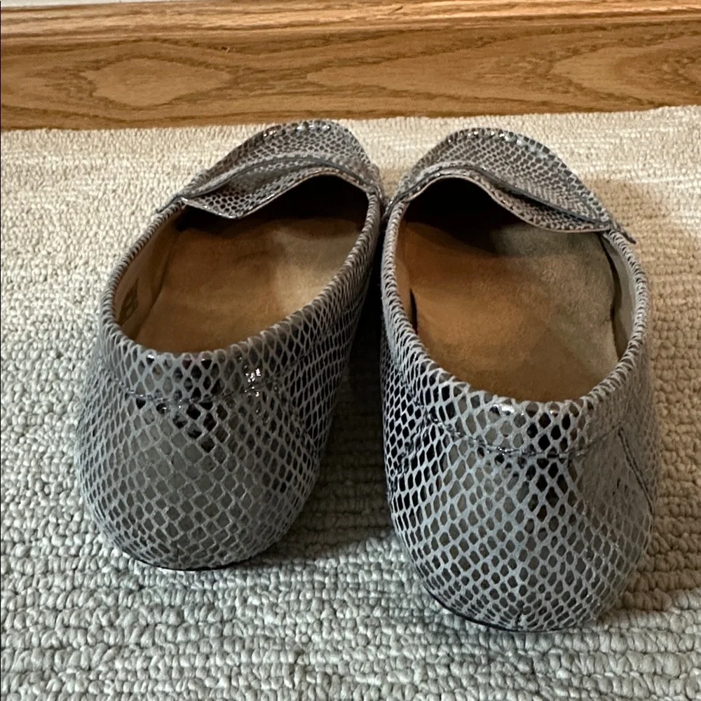 Vionic Chill Larrun loafer in metallic snake-print leather